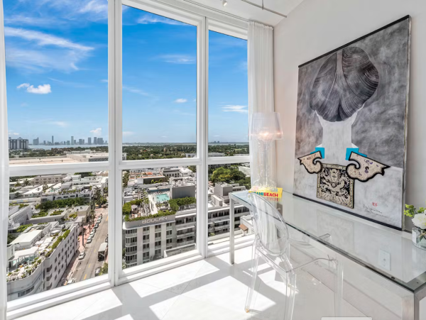 Luxury South Beach Rentals - Oceanfront Balcony, 3 Pools & Spa Access